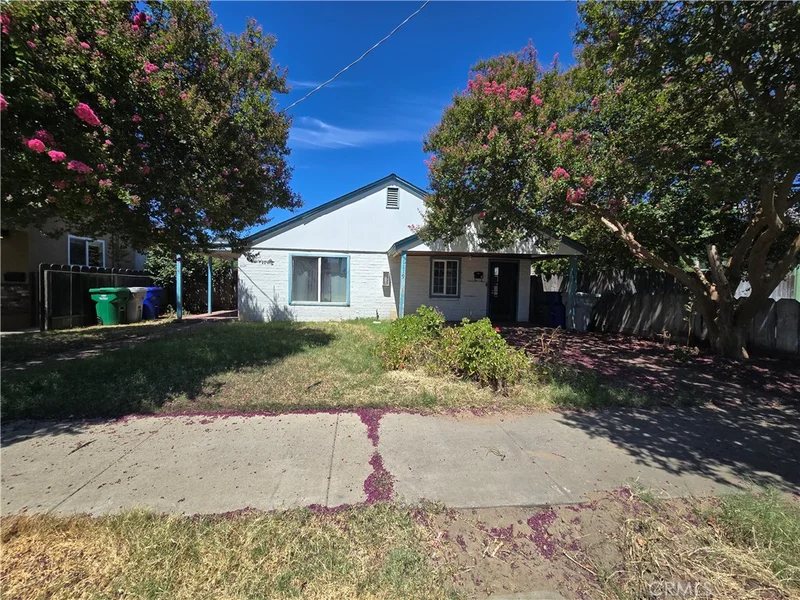 1119 CEDAR AVE