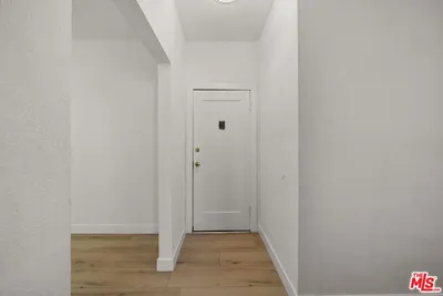 1245 S Orange Street 201 photo 2