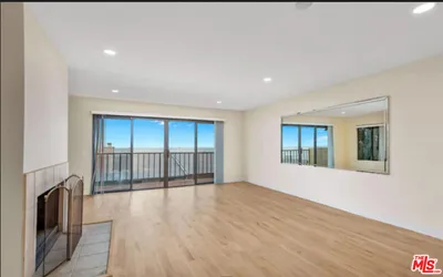 6798 Las Olas Way photo 2
