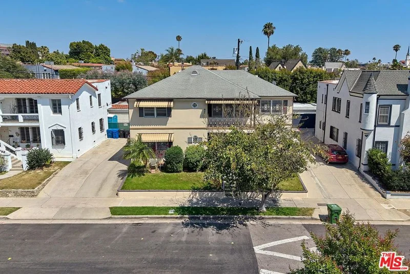 820 Alandele Avenue, Los Angeles, CA 90036