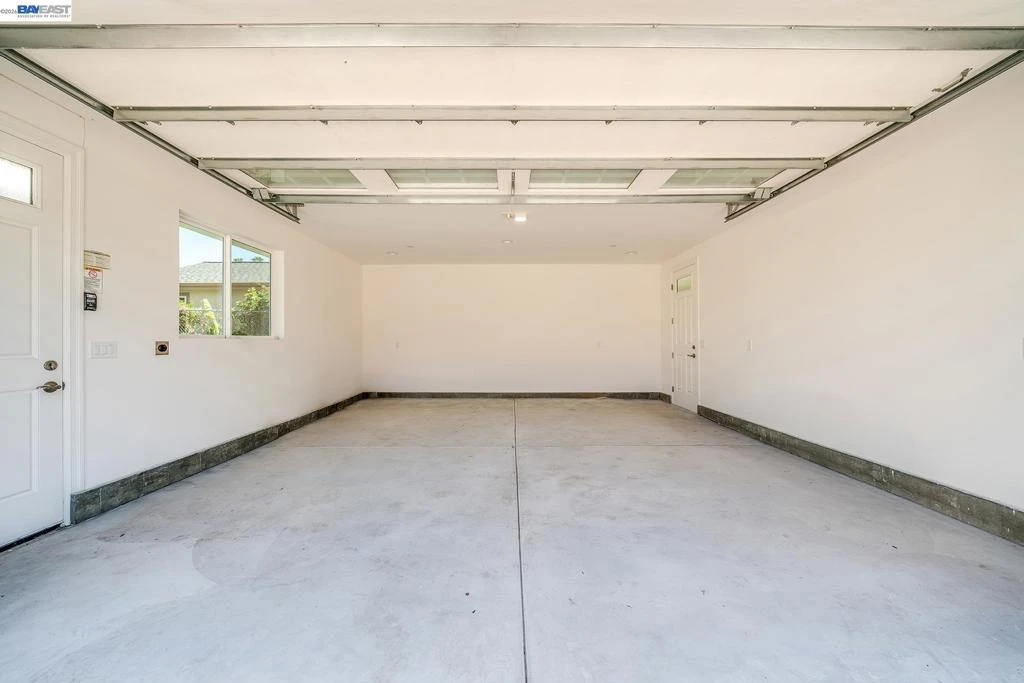 Interior 4
