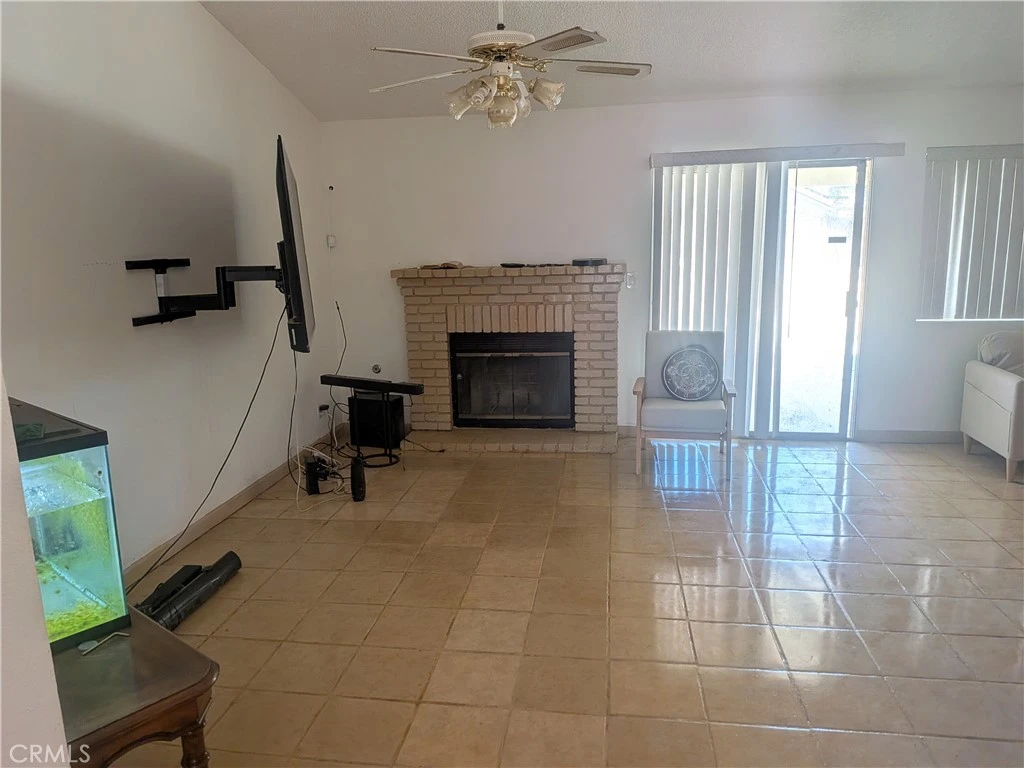 Interior 4