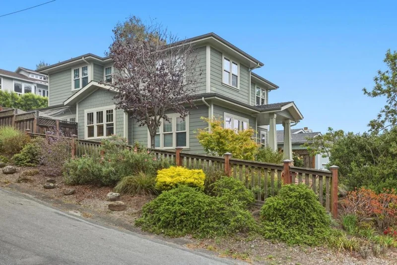 Photo 2 of 398 San Carlos Avenue