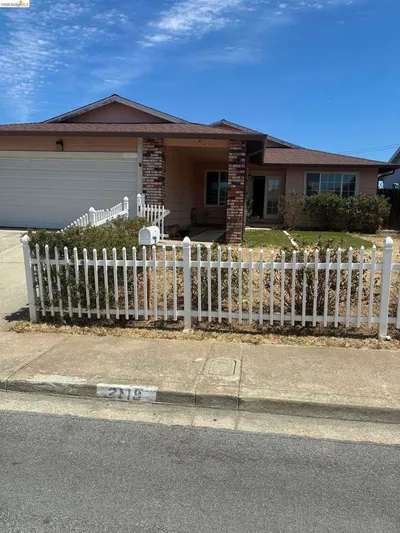 2119 Sugartree Dr photo 2