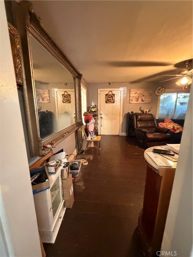 Interior 4