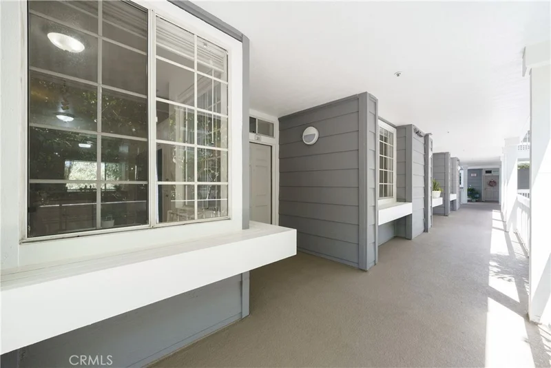20301 Bluffside Circle 211 photo 2