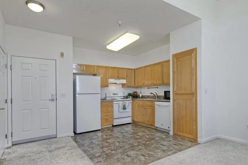 516 Martha Street 207 photo 2