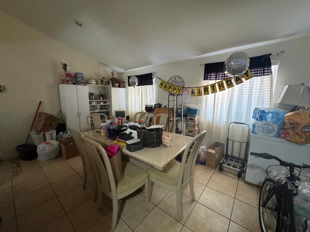 Interior 3