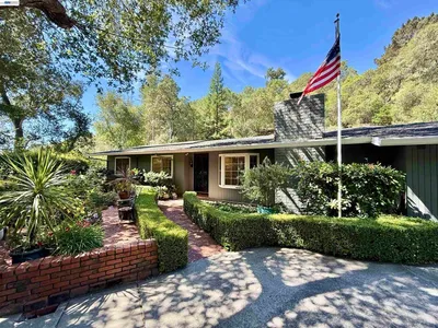 516 Moraga Way photo 2