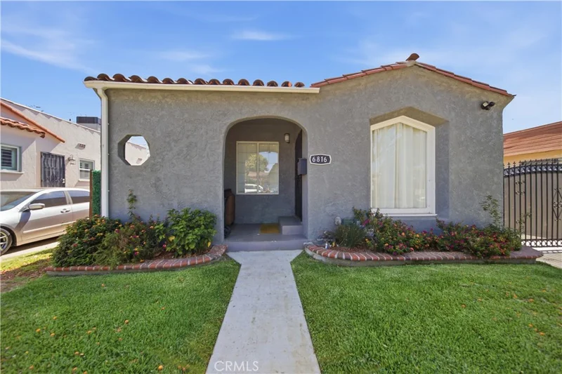 Photo 2 of 6816 Cerritos Avenue