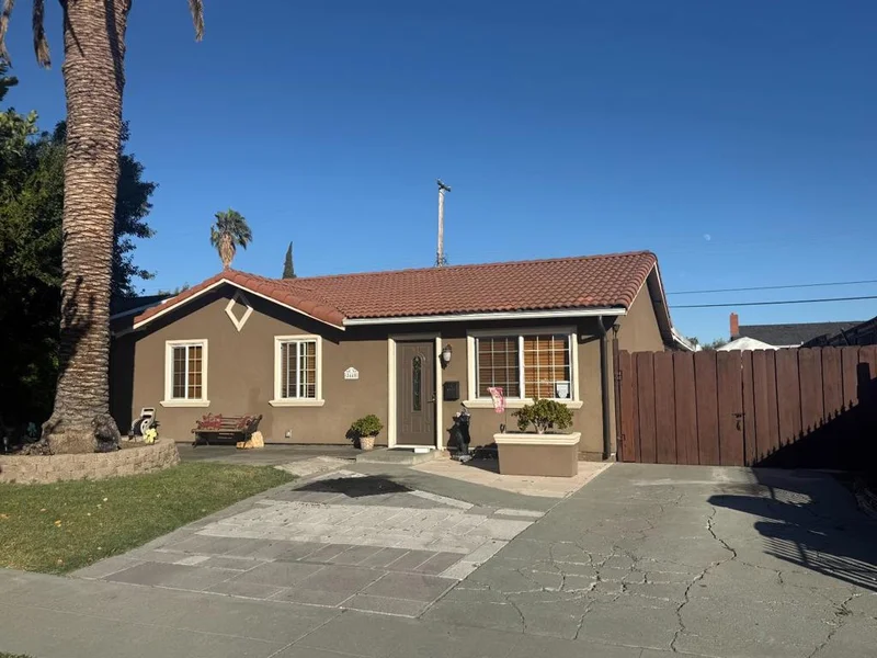 2440 Poplar Drive