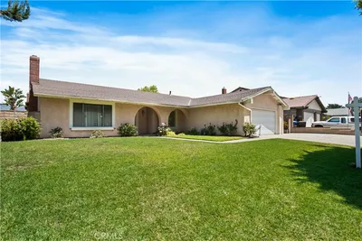 127 E Juanita photo 2