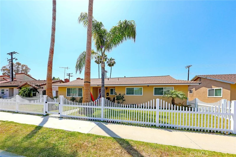 18091 Newland Street photo 2