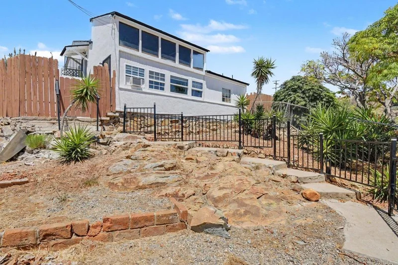 2610 Helix St.