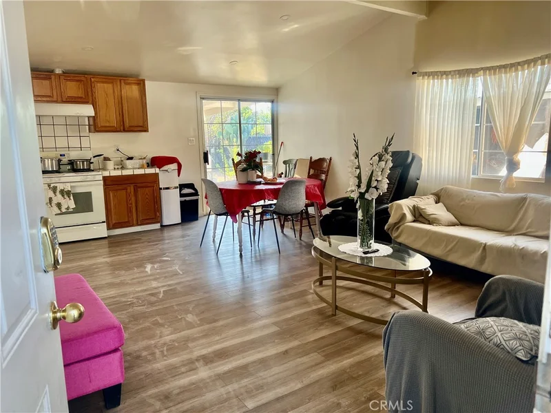 38657 Lilacview photo 2