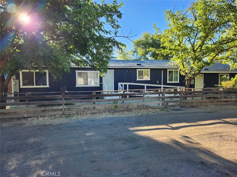 3770 Oakland Avenue photo 2