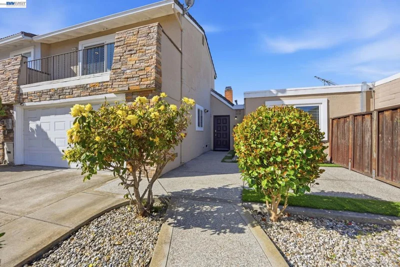 33253 Lake Pyramid St photo 2