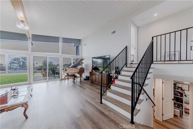 Photo 2 of 28551 Blythewood Drive