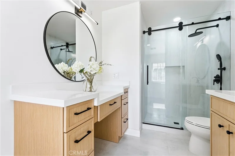 1467 N Kathleen photo 2