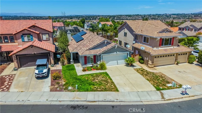 44607 Crestwood Circle photo 2