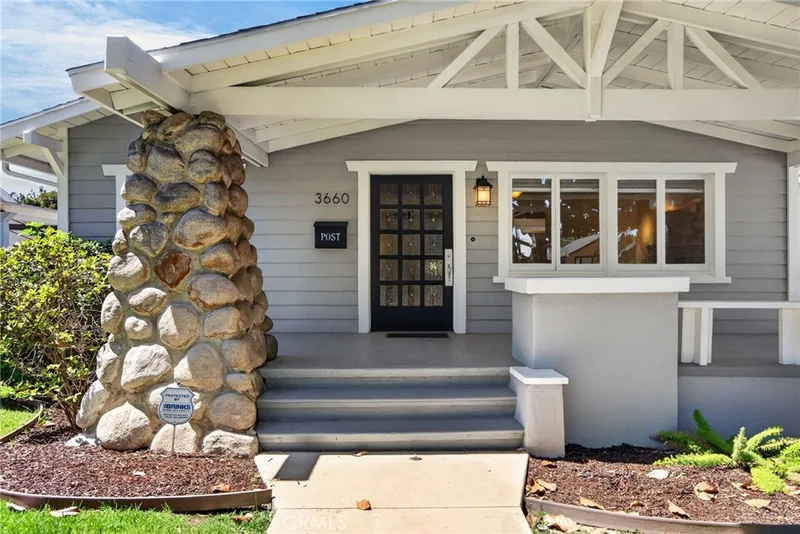 3660 Linwood photo 2