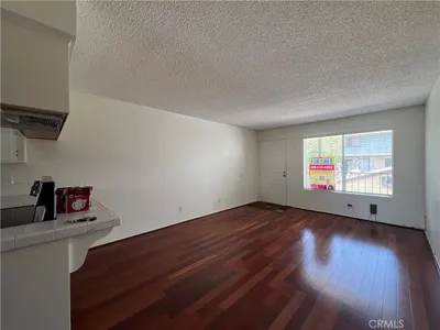 569 E St 30 photo 2