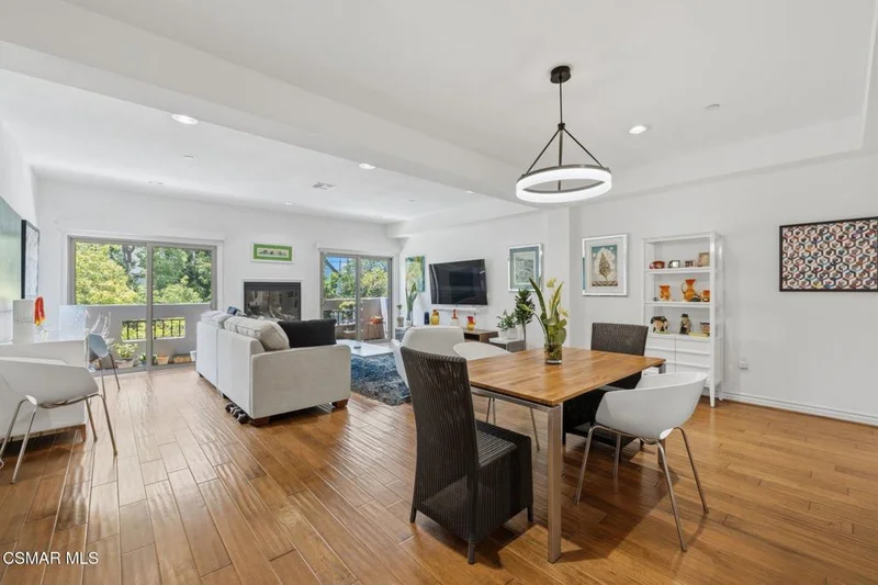 Photo 2 of 1410 N Curson Avenue 202