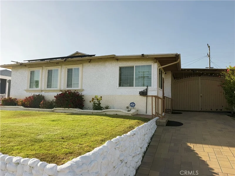 1709 W 111th