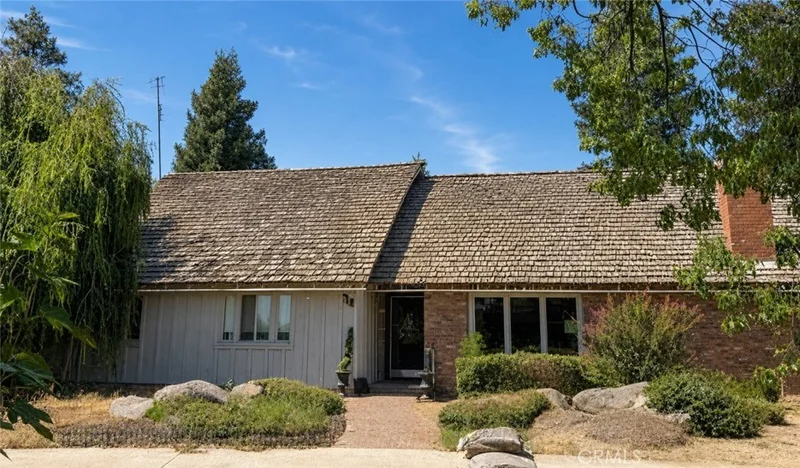 718 E Myer