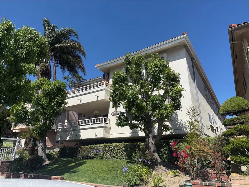 818 S Averill 2