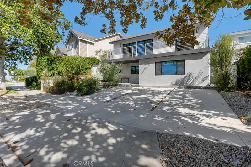 7841 W 83rd photo 2