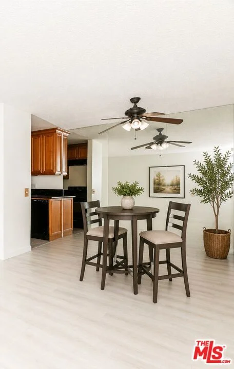 20930 Parthenia Street 207 photo 2