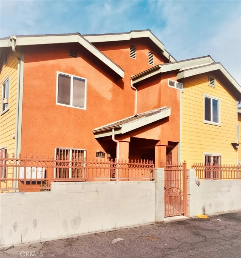 1343 E Adams