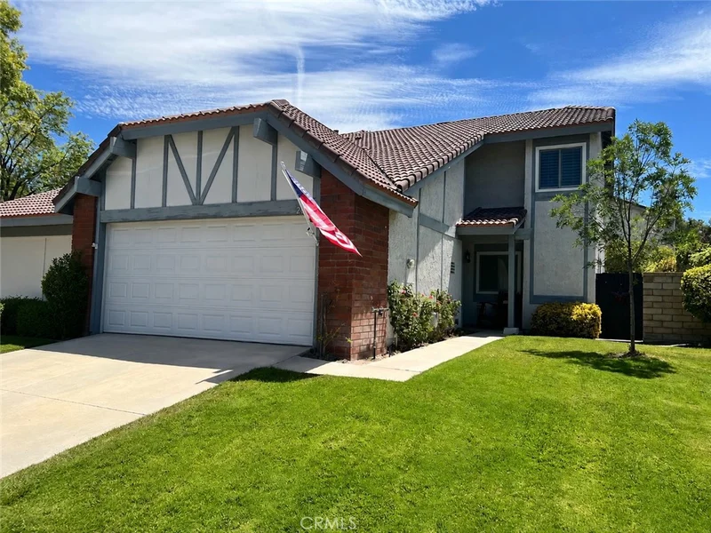 28828 Loretta Lane