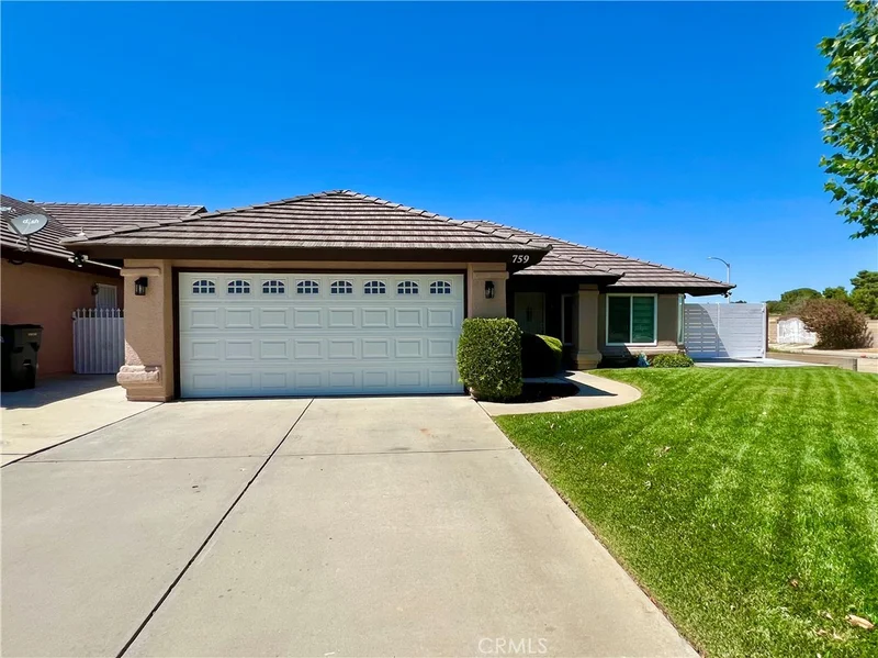 759 E Avenue J6