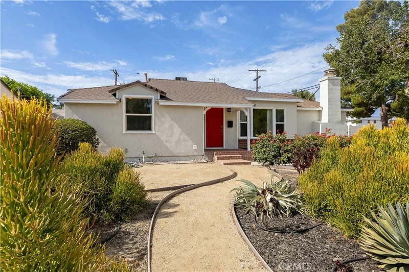 16601 Valerio Street photo 2