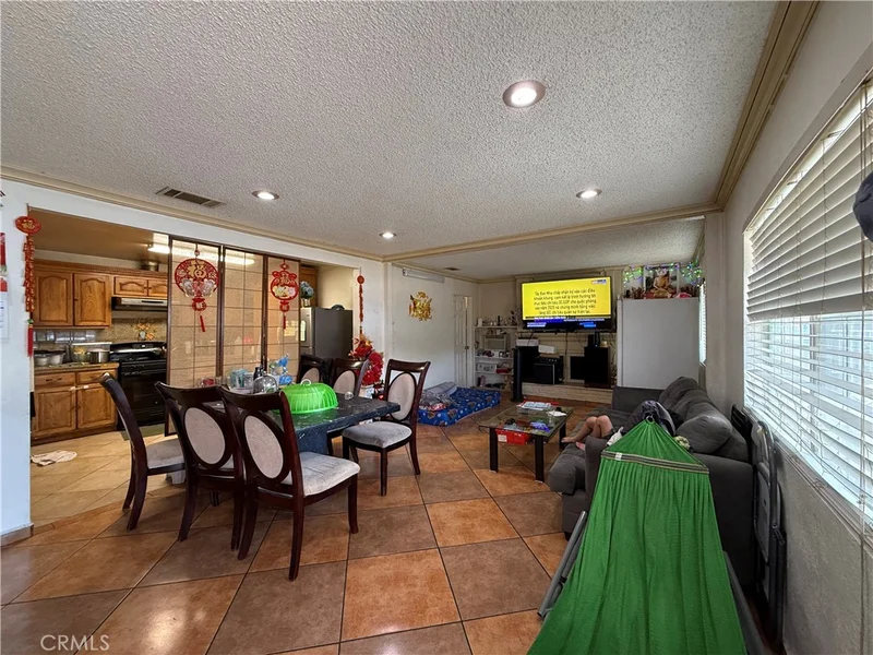 4728 W Henderson Pl photo 2