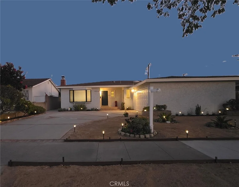 2516 E Quincy