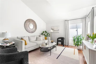620 W Hyde Park 129