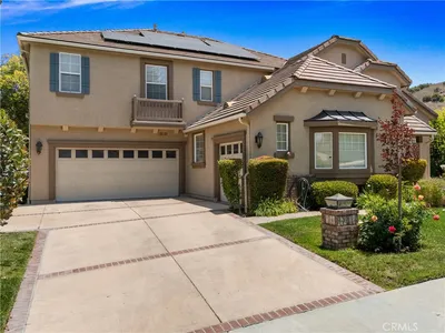 574 Oak Tree Court photo 2