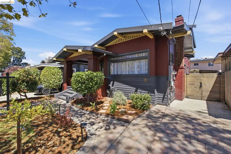Photo 2 of 1504 Verdi St