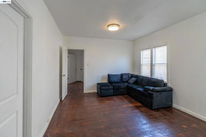 7911 Holly Street photo 2