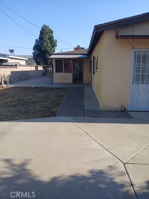 344 N Lilac Avenue photo 2