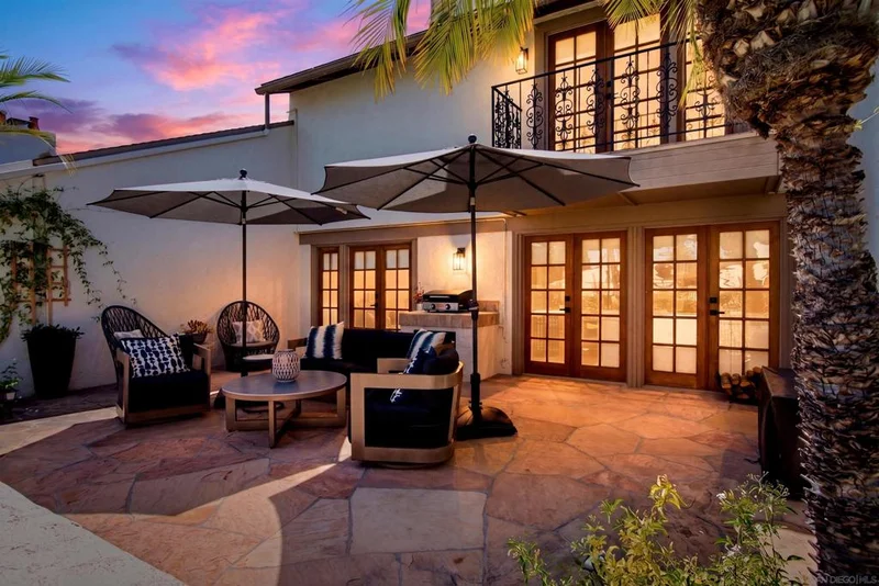 137 Via Coronado