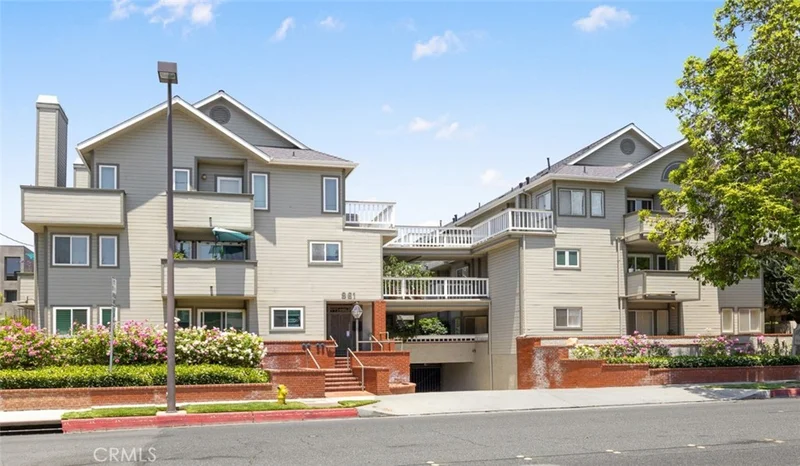961 E California Boulevard 327