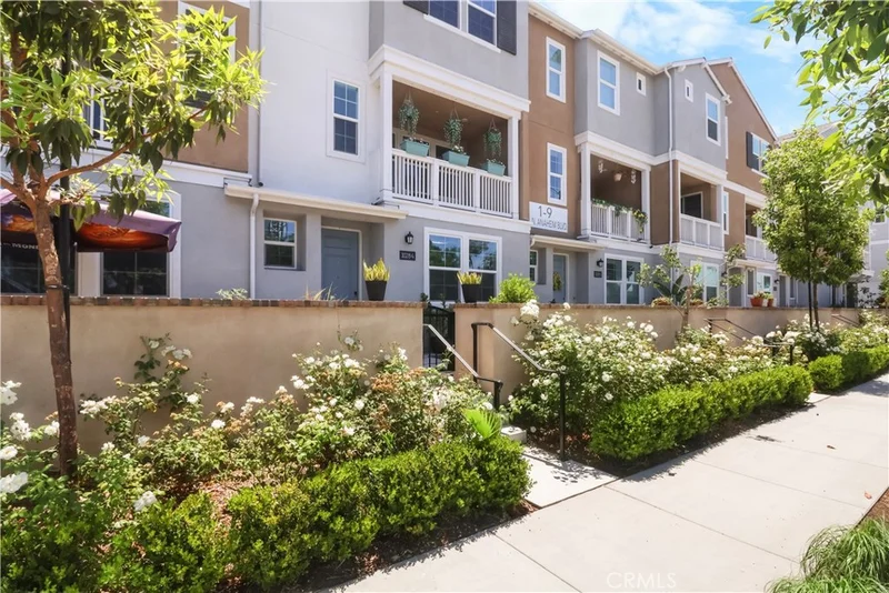 Photo 2 of 1028 N Anaheim Boulevard 4