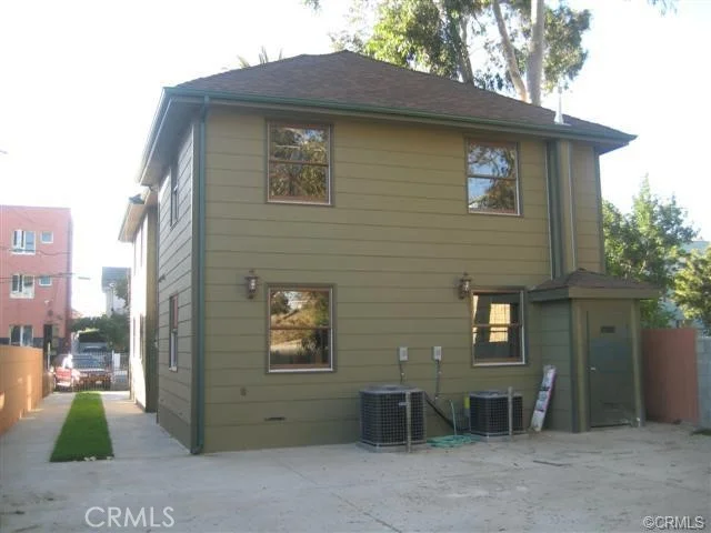 1974 Estrella Avenue photo 2