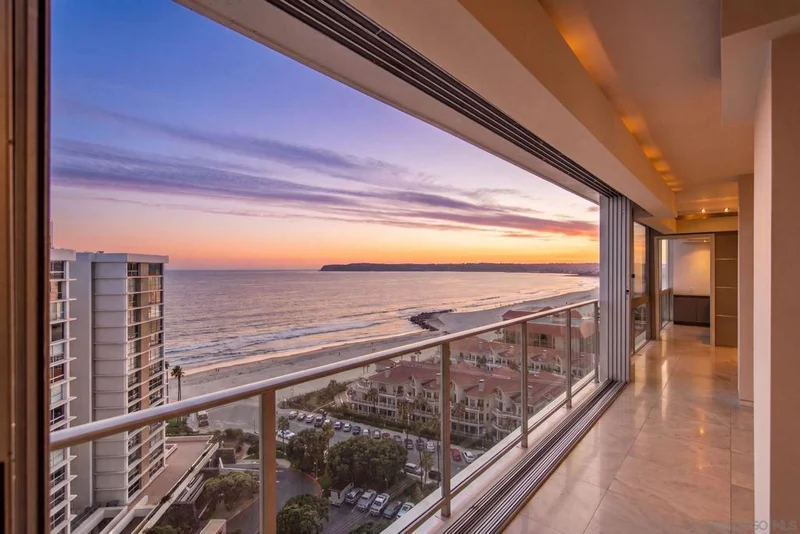 1710 Avenida del Mundo PH02