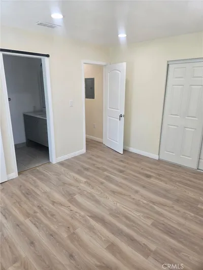 929 E Barbara photo 2