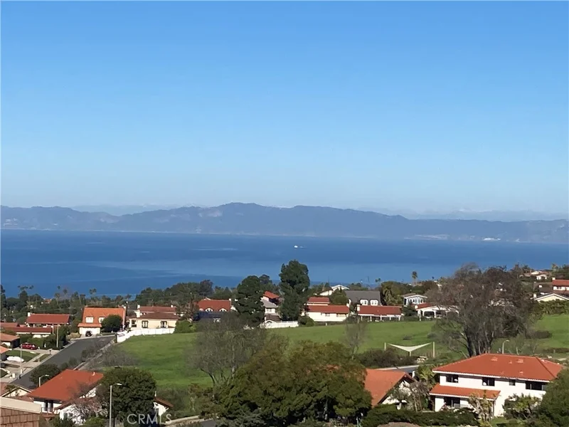 6542 Ocean Crest Drive B306